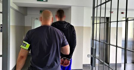 Nożownik z Torunia sterroryzował kobietę. Jego plan legł w gruzach