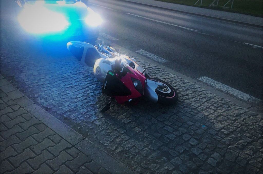 Pięciocyfrowy mandat i 205 punktów karnych. Pirat drogowy na motocyklu pokazał, jak nie jeździć