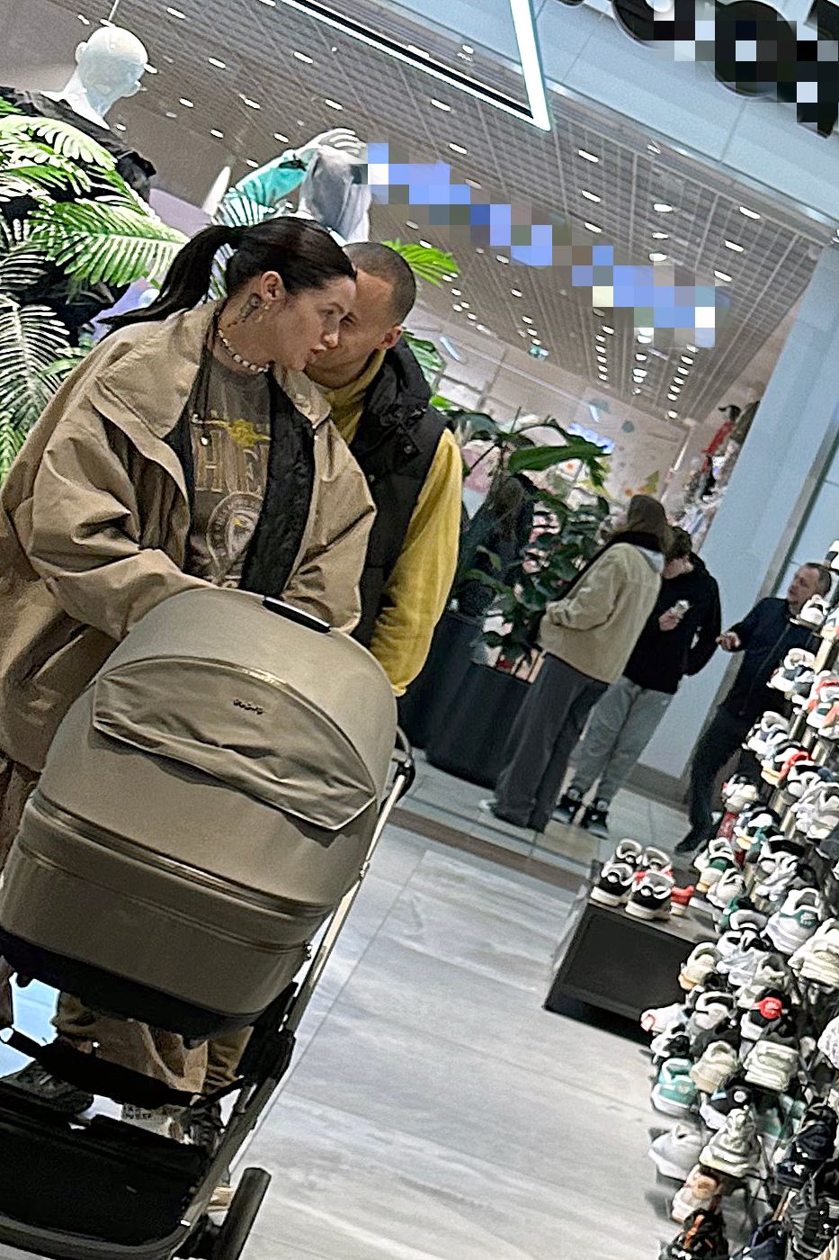 Karolina Gilon ruszyła na łowy zakupowe do sklepu sportowego