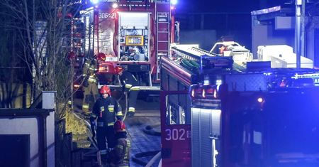 Nocny pożar na Szwederowie w Bydgoszczy. Paliła się kamienica przy ul. Ugory