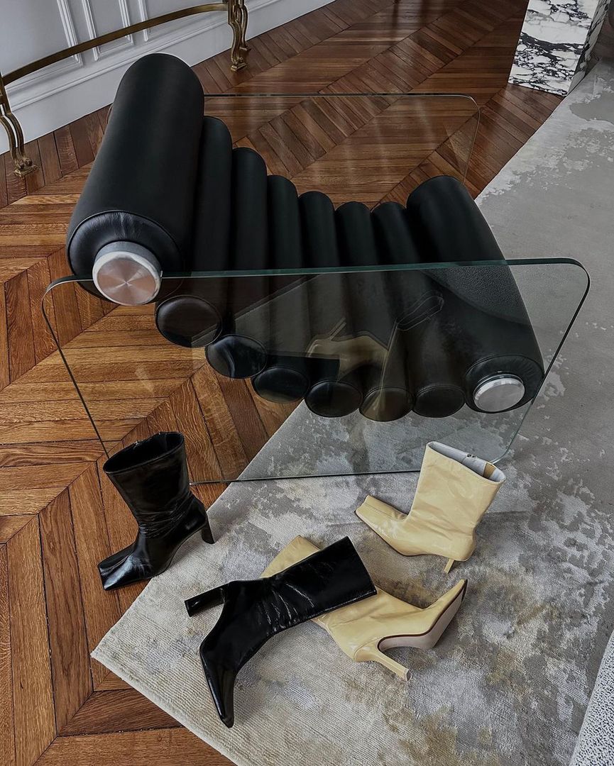 Designerski fotel w mieszkaniu Krychowiaków