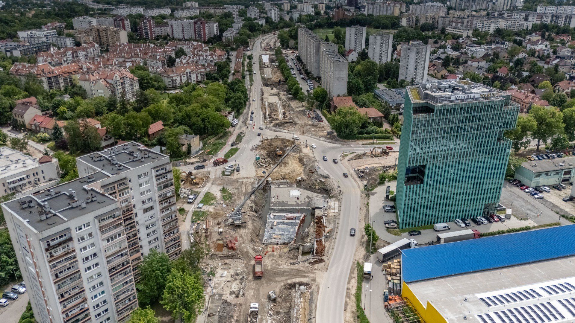 Zdjęcia od pętli w Mistrzejowicach po rondo Polsadu. A czek nas jeszcze rozkopanie skrzyżowania przy ul. Mogilskiej