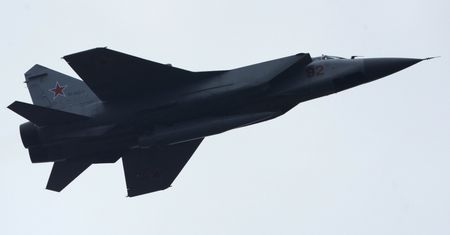 Incydent na morzu. Rosyjski MIG-31 eskortował bombowiec USA