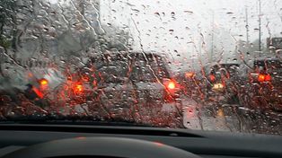 IMGW ostrzega! Alarm hydrologiczny w woj. śląskim - idą burze i ulewy. Sprawdź prognozę pogody na weekend