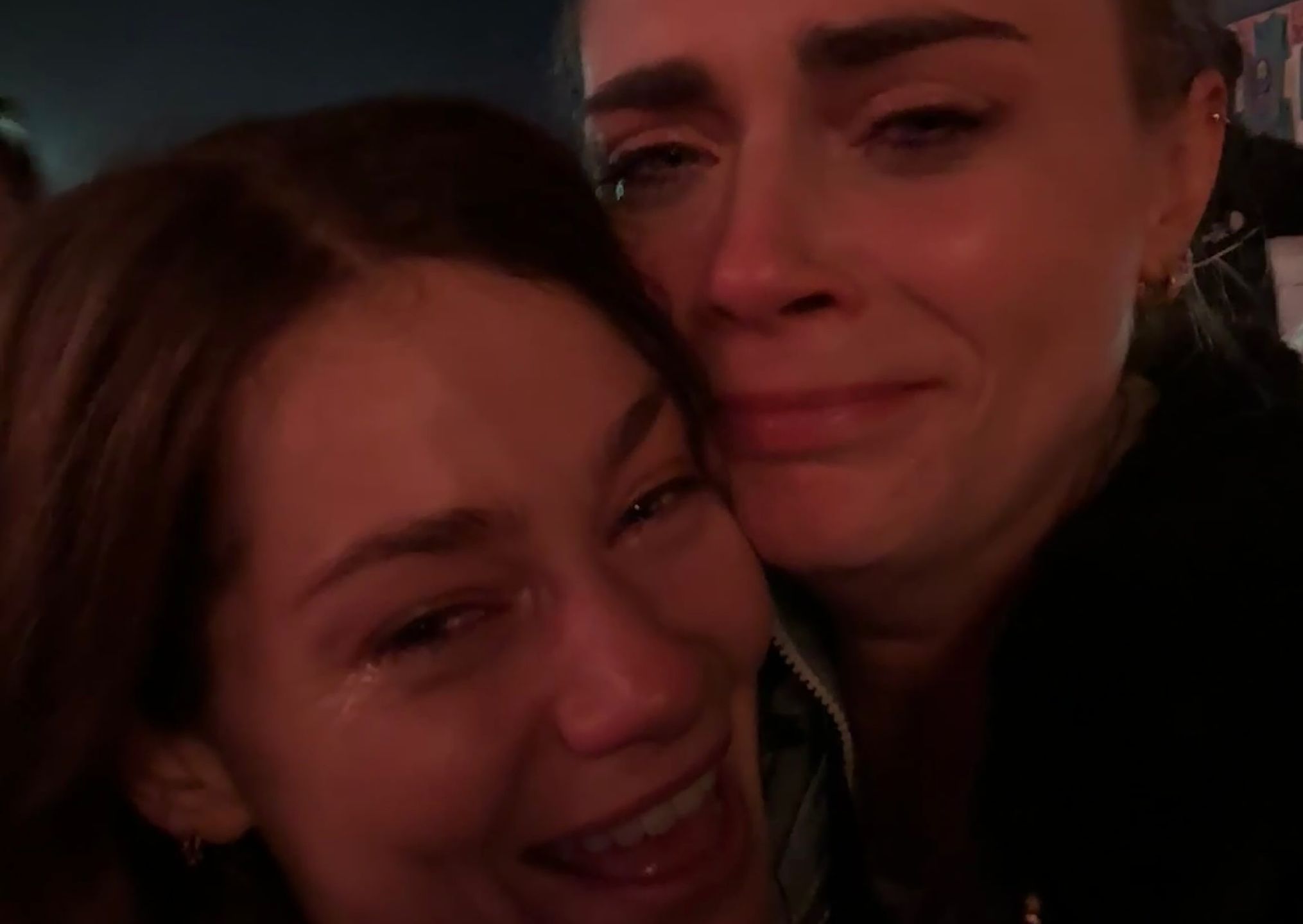 Carą Delevingne z dziewczyną