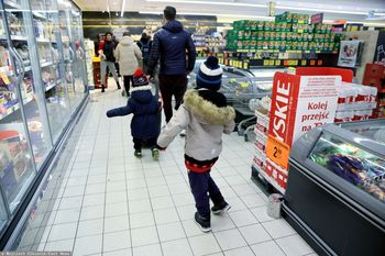 ZUS pokazał nowe dane na temat ojców. "Nie wykorzystują w pełni urlopu"
