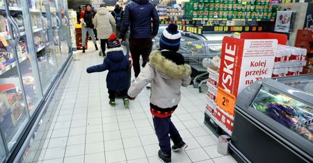 ZUS pokazał nowe dane na temat ojców. "Nie wykorzystują pełni urlopu"