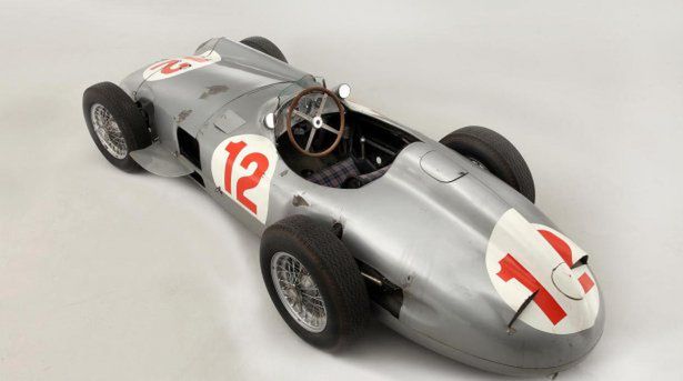 Mercedes W196R Manuela Fangio za 29,6 mln dolarów!