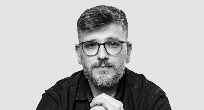 Bartosz Dąbrowski tworzy treści w Mido