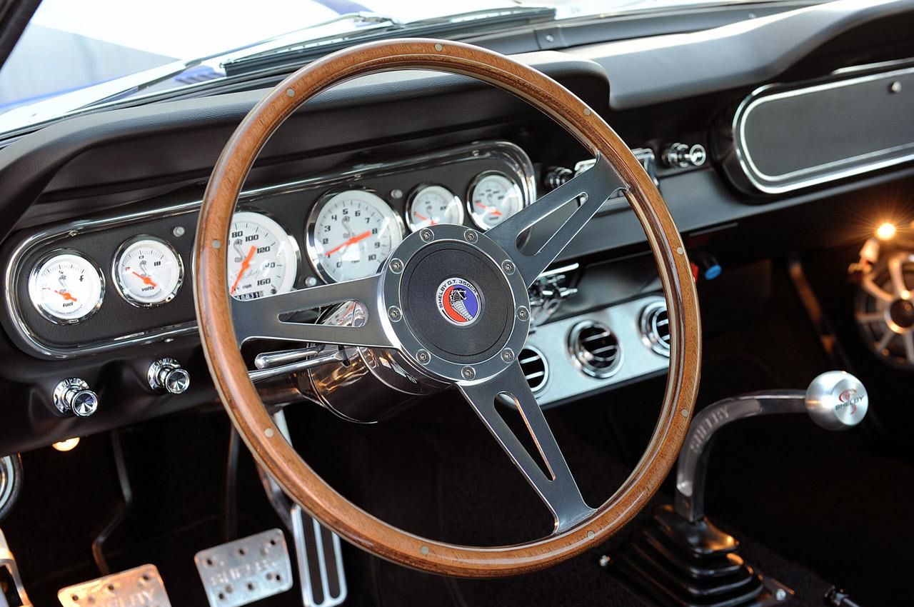 Classic Recreations 1966 Shelby GT350CR na efektownych zdjęciach [galeria] 38