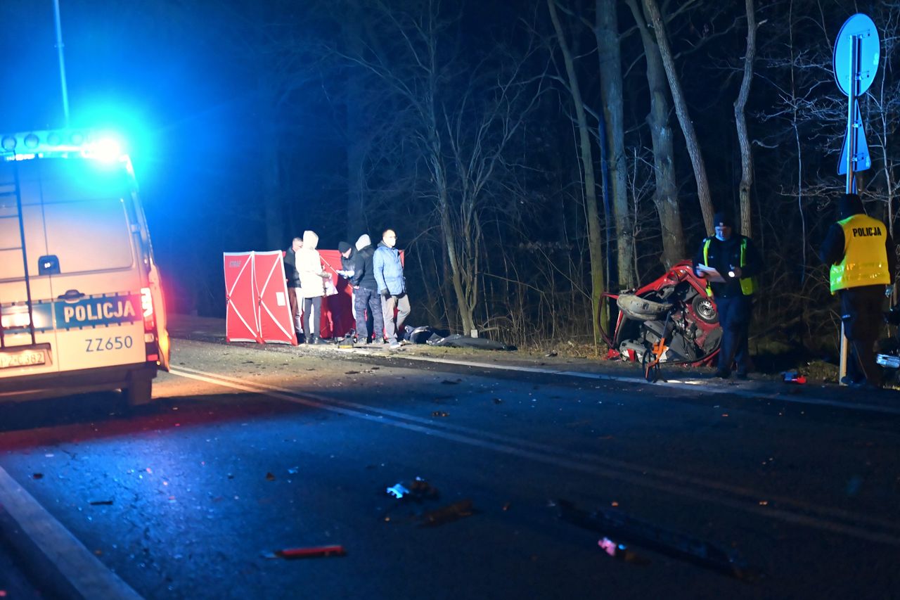 Marki. Tragiczny wypadek na drodze nr 631. Nie żyje jedna osoba