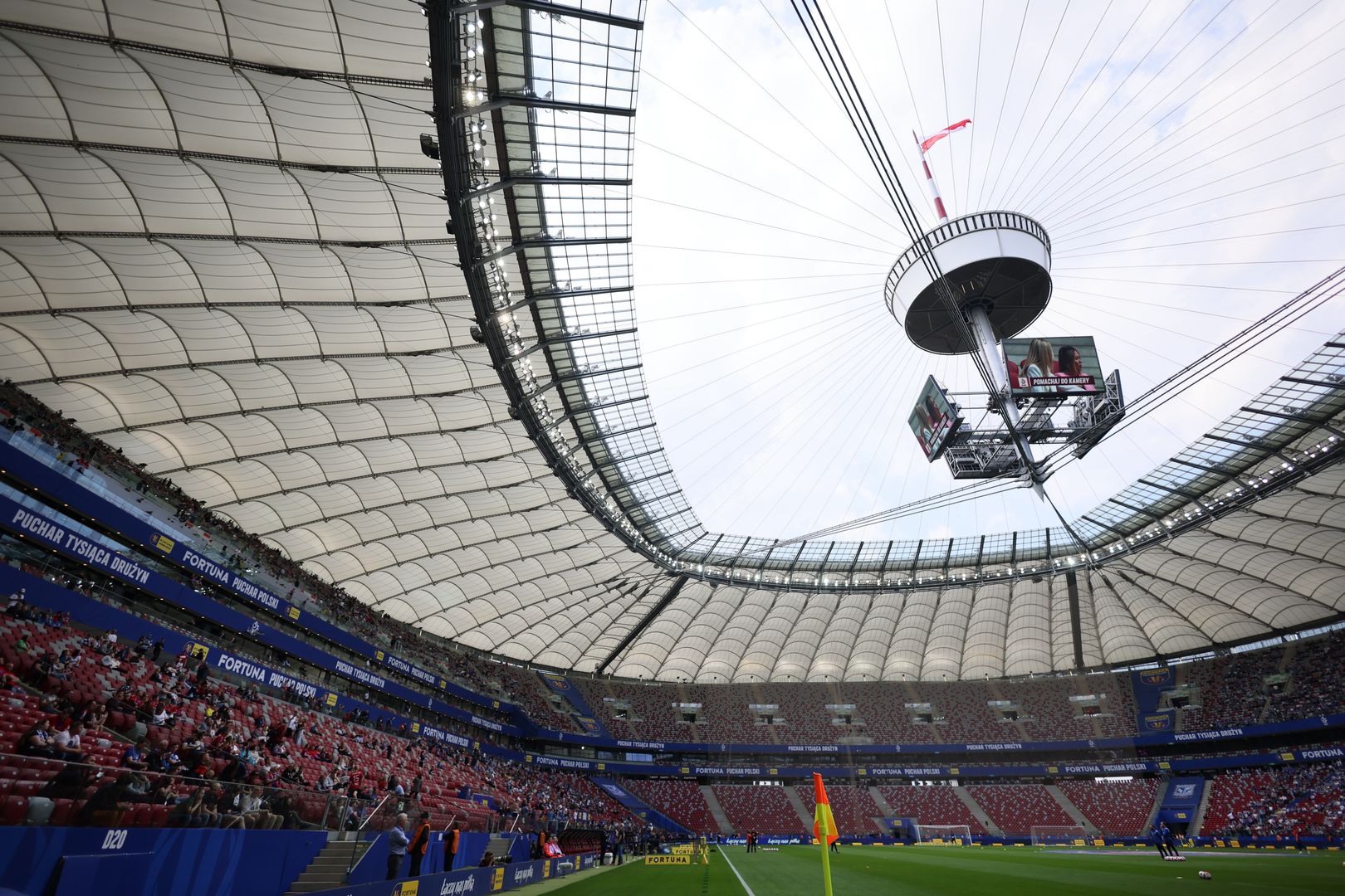 Warszawa, 02.05.2022. Stadion PGE Narodowy przed finałowym meczm piłkarskiego Pucharu Polski: Lech Poznań - Raków Częstochowa, 2 bm. w Warszawie. (gj) PAP/Leszek Szymański