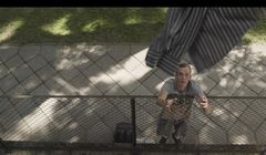 "Film balkonowy" Pawła Łozińskiego w kinach od 8 kwietnia, od 17 kwietnia w HBO Max