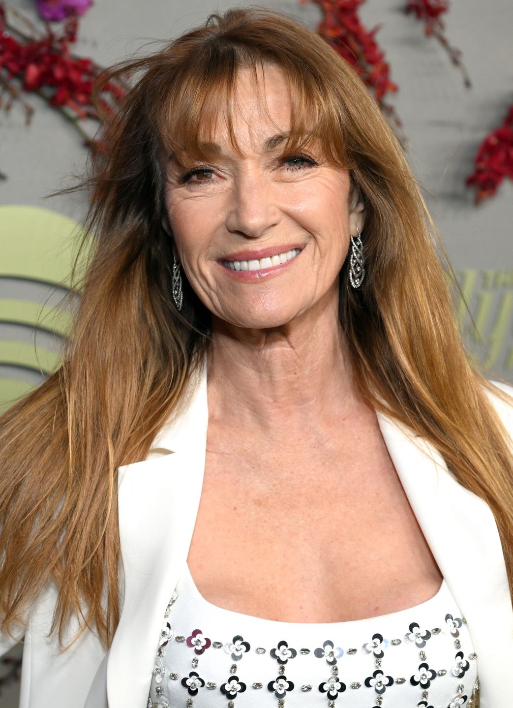 Jane Seymour eksponuje nogi w mini