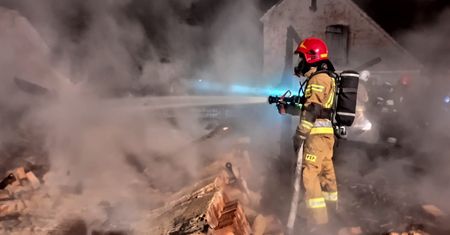 Zgorzelec. Tragiczny pożar w Zawidowie. Na miejscu znaleziono zwęglone ciało
