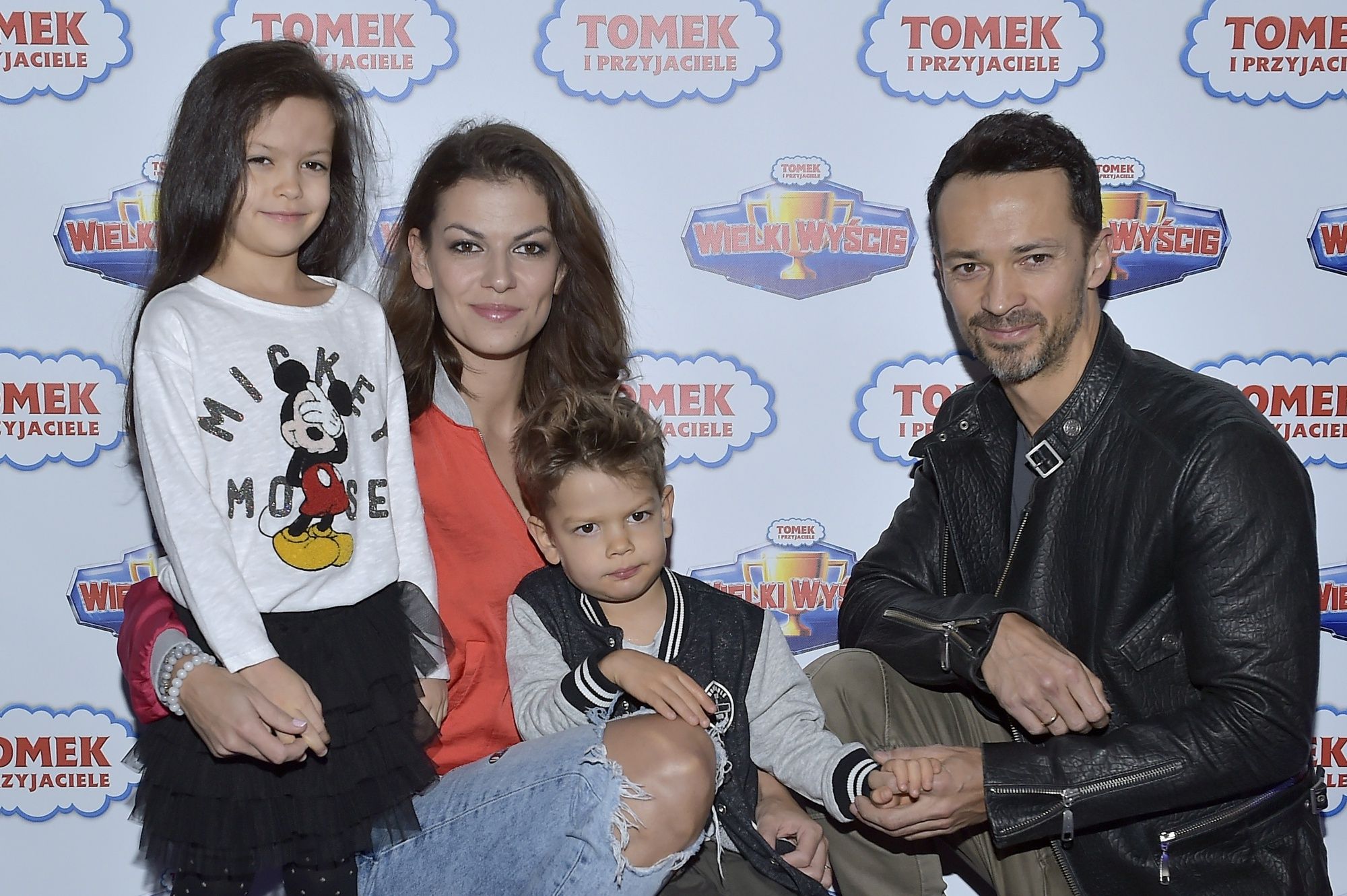 Rafał Cieszyński i Alżbieta Lenska z dziećmi