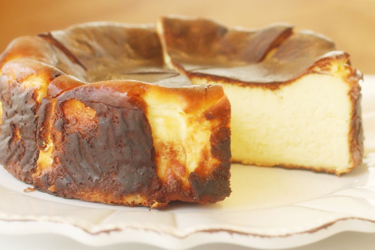 Perfecting cheesecake: Tips to achieve fluffiness and avoid collapse