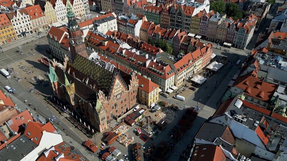 Pensje w Urzędzie Miejskim Wrocławia w 2025 roku