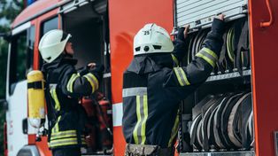 Konin: Pożar nieużytków. W akcji trzy zastępy straży pożarnej