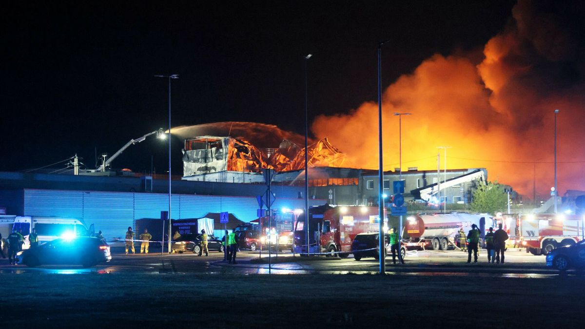 W akcji gaszenia pożaru w Mińsku Mazowieckim pracowało 60 zastęp