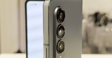 Samsung Galaxy Z Fold 5 przyłapany na zdjęciach. Zmiany w konstrukcji potwierdzone