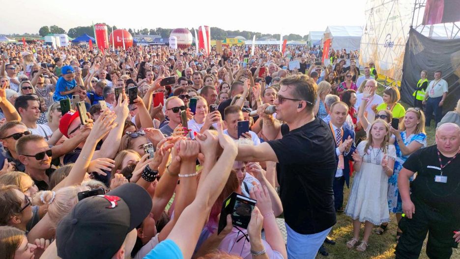 Drogowy armagedon na dożynkach. Zenek przyciągnął tłumy