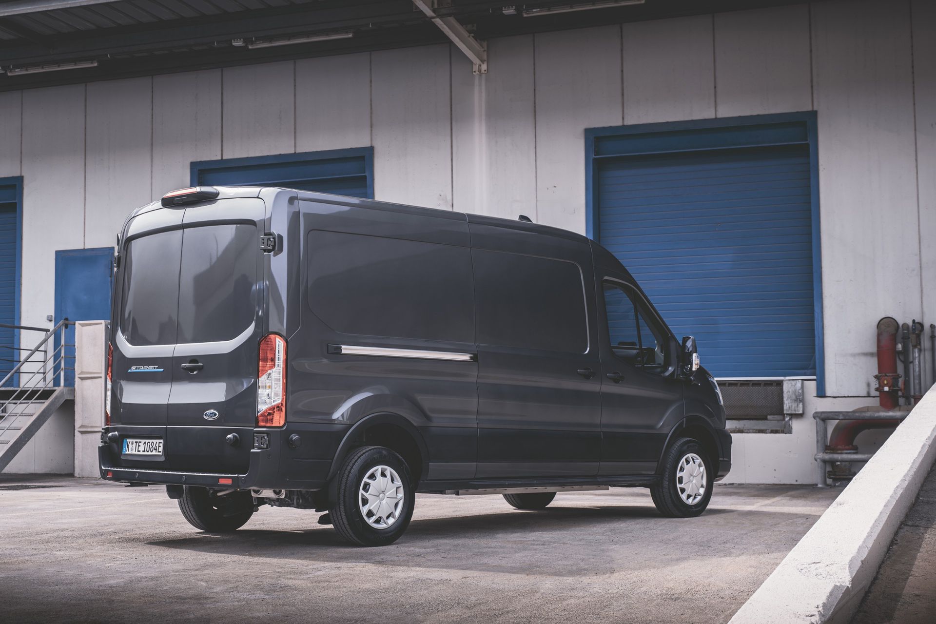 Ford E-Transit Magnetic L3H2 420