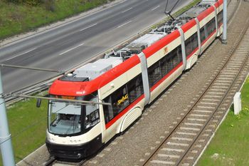 Zapytał młodą kobietę o rajstopy. Chwilę później w tramwaju zrobiło się nerwowo