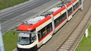 Zapytał młodą kobietę o rajstopy. Chwilę później w tramwaju zrobiło się nerwowo