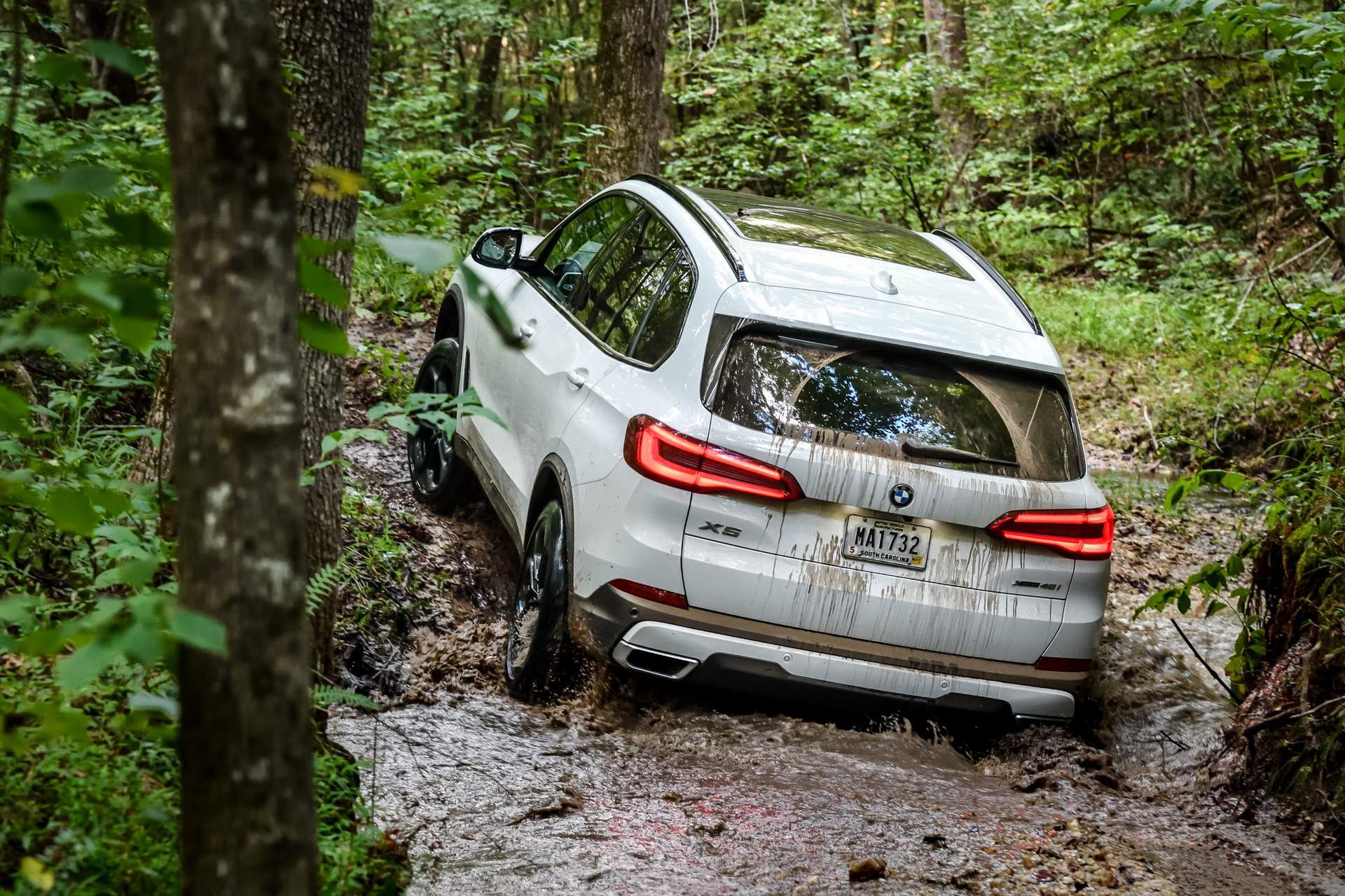 Rzadki widok BMW poza asfaltem