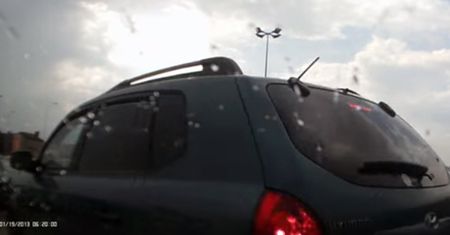 Stłuczka parkingowa i próba ucieczki