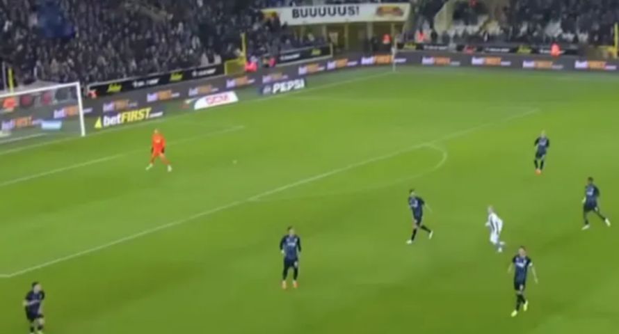 Nagły zwrot w sporze o transmisję ligową. Gigant streamingowy zostaje dłużej