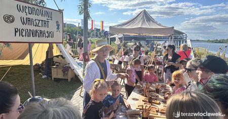Festiwal Wisły 2026 we Włocławku. Flisacy, tradycyjne łodzie i tłumy na bulwarach