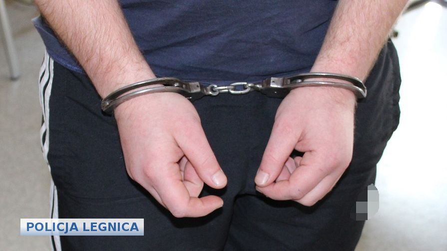 Legnica. Jest wyrok w sprawie zabójstwa listonosza. Zadźgany nożem kilka kroków od bramy
