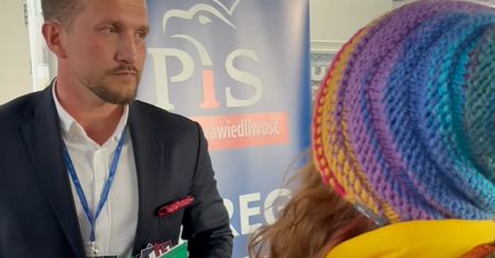 Nagrali to przed spotkaniem z Kaczyńskim. Radny PiS-u w akcji