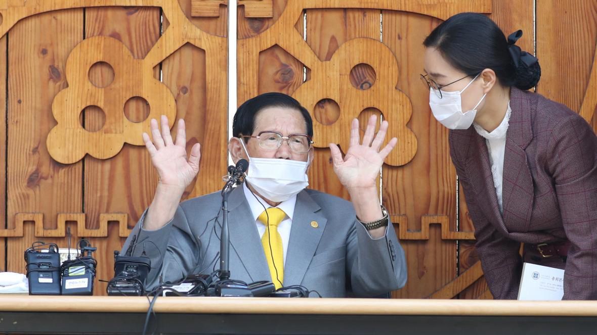 Korea Południowa. Lider sekty odpowie za 5 tys. przypadków koronawirusa