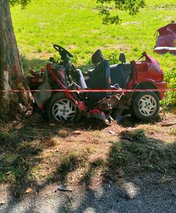 Koszmarny wypadek. Strażacy ratowali swojego kolegę. Z samochodu nic nie zostało