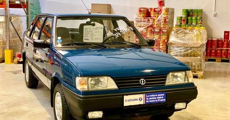 Fabrycznie nowy Polonez Atou trafi do muzeum. Był sprzedawany we Francji