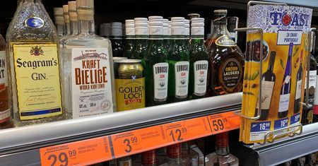 Sklepy najczęściej promują alkohol w woj. mazowieckim. Stawiają głównie na mocne trunki