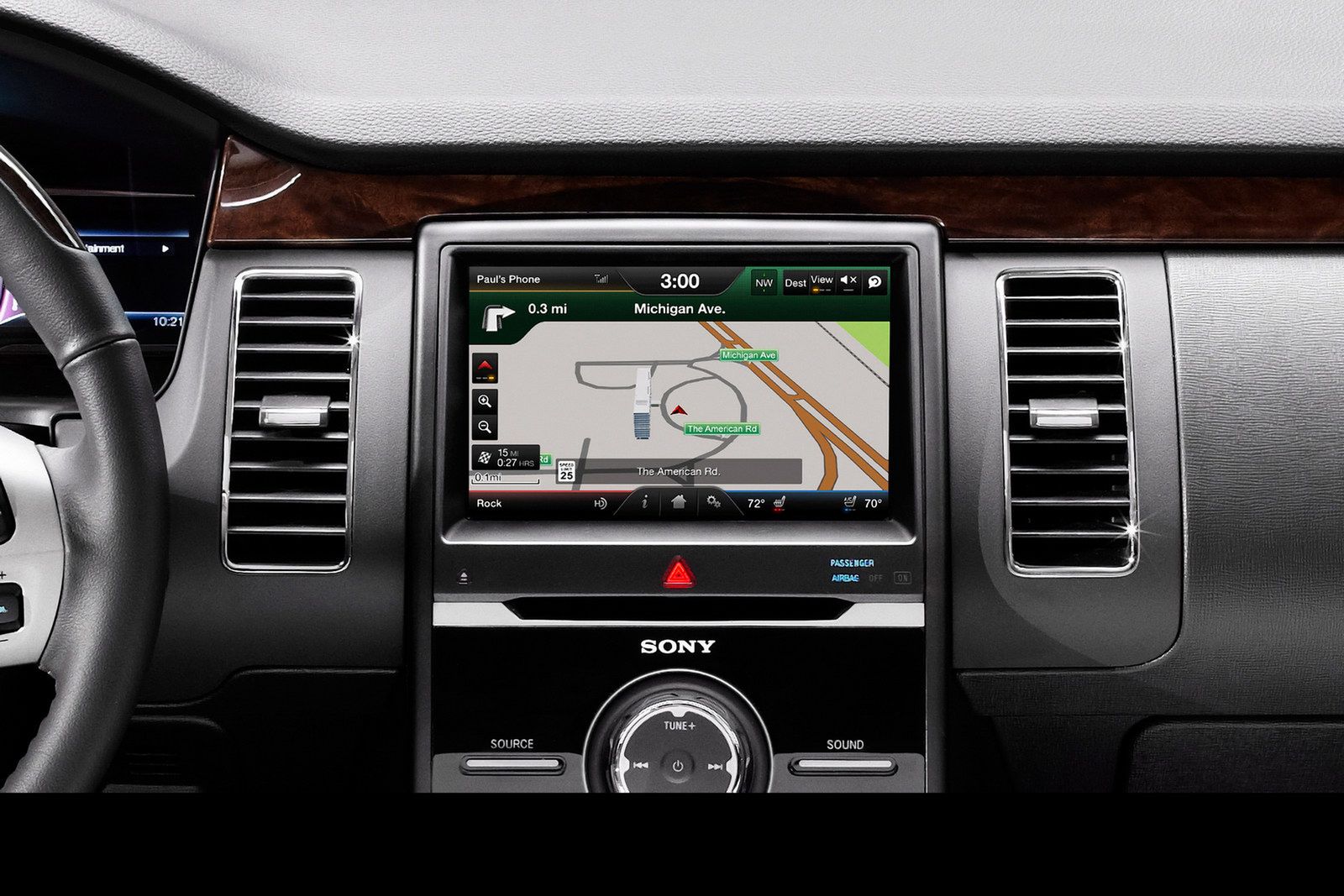 2013 Ford Flex: Flex offers the new generation of My Ford Touch(R), rear-inflatable belts, collision-avoidance technologies, rain-sensing wipers, keyless entry, first-row heated and cooled seats, power-fold mirrors and an optional new appearance package. (11/08/2011)