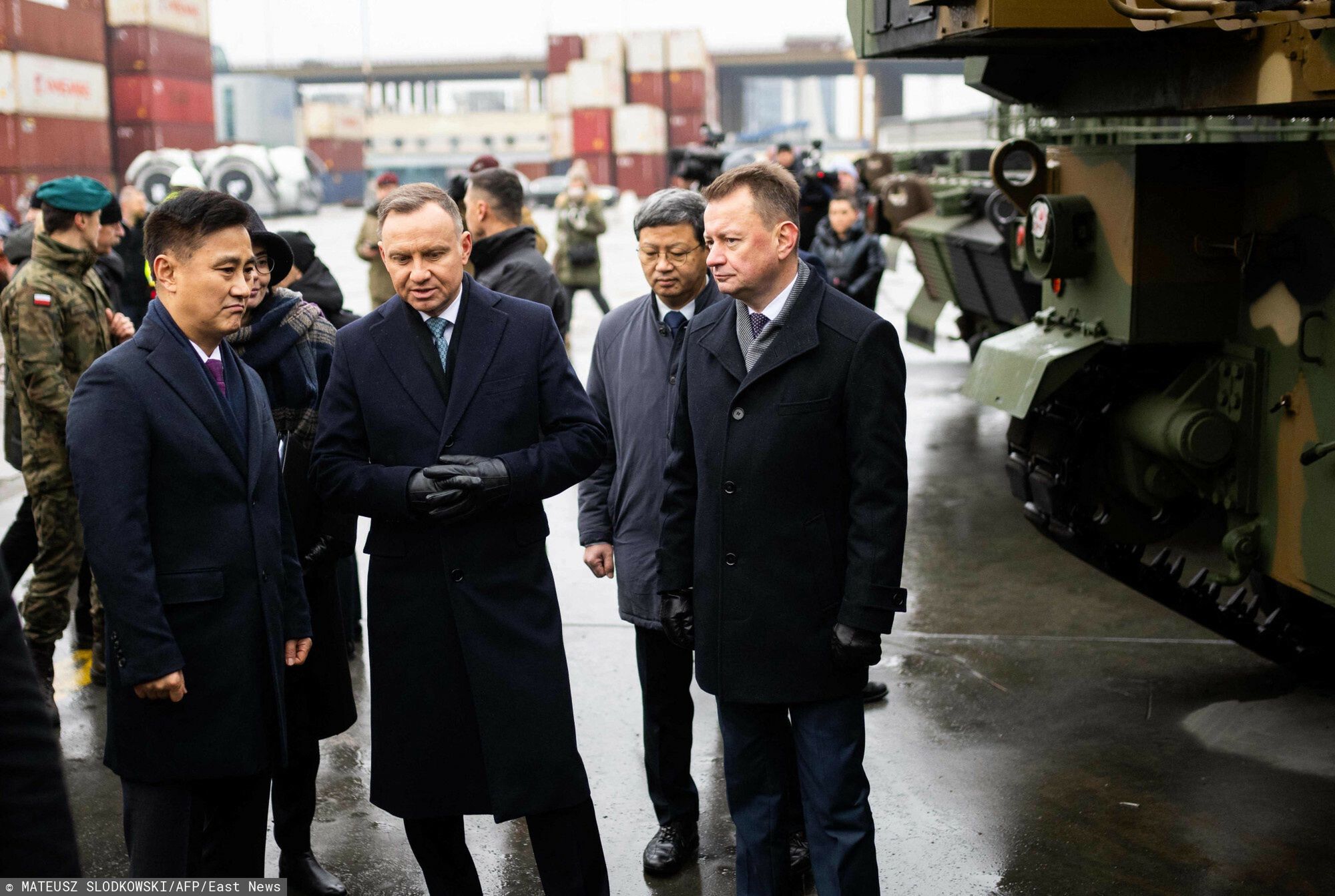 Pierwszy transport koreańskiego sprzętu wojskowego dla Polski w Gdyni