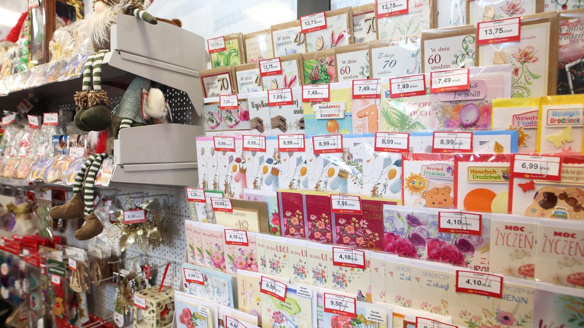 Urzędy Poczty Polskiej handlują podróbkami znanych marek? Na to wygląda