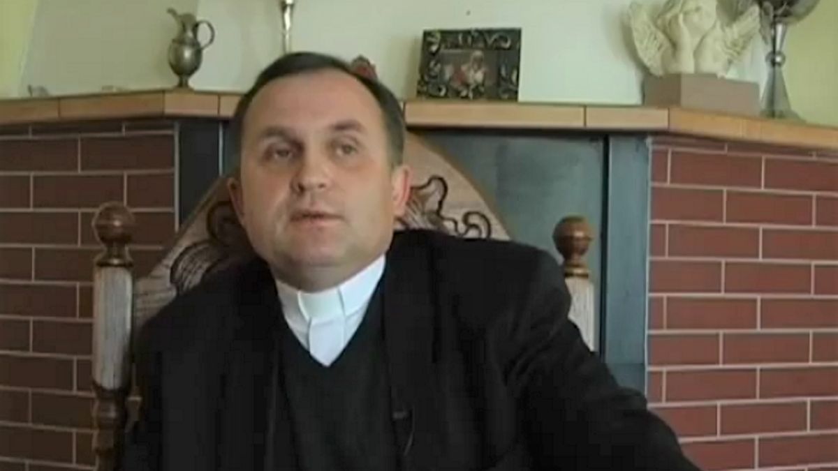 Ks. Arkadiusz Kalinowski - proboszcz parafii pw. św. Piotra i Pawła w Złotowie. 