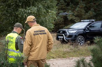 Już trwa w całej Polsce. Na to uważaj w lesie w majówkę