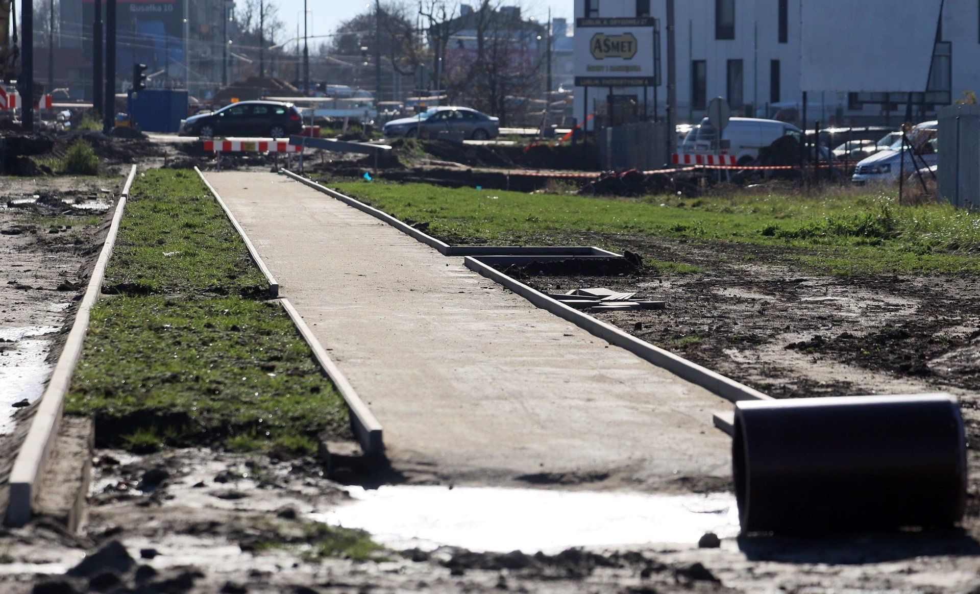 W połowie listopada mają ruszyć prace przy budowie nowego mostu na Bystrzycy. To przeprawa w ciągu al. Unii Lubelskiej. Przebudowa arterii trwa od czerwca. Wykonano 10 procent prac zaplanowanych w ramach inwestycji.