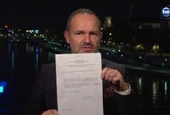 Mówił o "podszeptach PiS". Pokazał na żywo ważny dokument