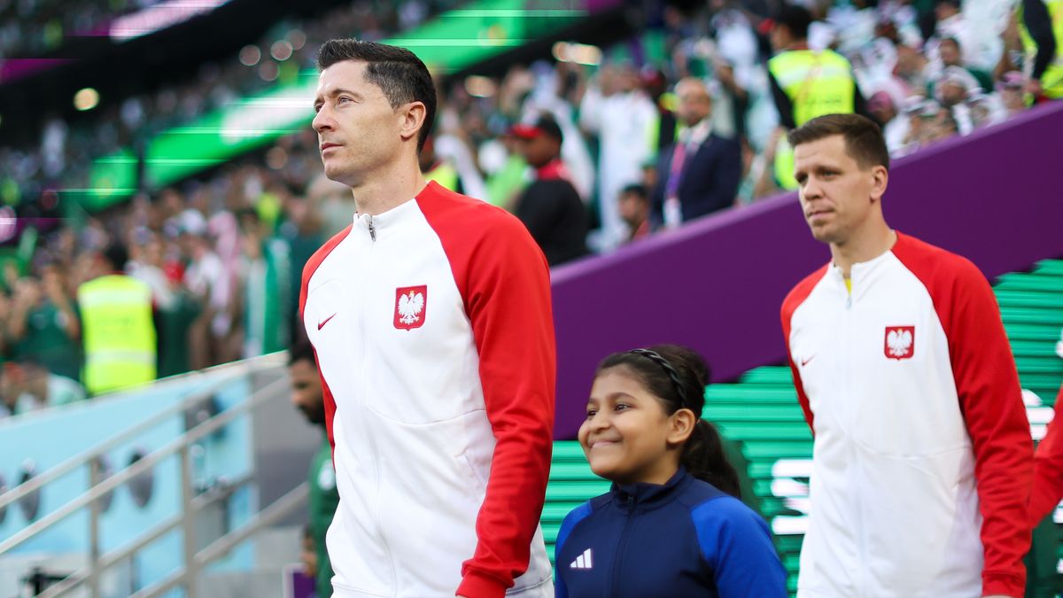 AL RAYYAN, QATAR - NOVEMBER 26: Robert Lewandowski #9 of Poland looks on during the FIFA World Cup Qatar 2022 Group C match between Poland and Saudi Arabia at Education City Stadium on November 26, 2022 in Al Rayyan, Qatar. (Photo by Zhizhao Wu/Getty Images)