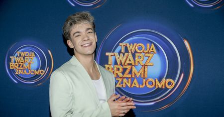 Występuje w "Twoja twarz brzmi znajomo". Ujawnia kulisy produkcji