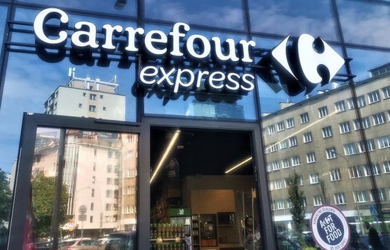Carrefour zapowiada zwolnienia. Ma w Polsce coraz mniej małych sklepów