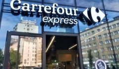 Carrefour zapowiada zwolnienia. Ma w Polsce coraz mniej małych sklepów